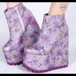NIB YRU Dimension Floral Reflective Shoes size 6